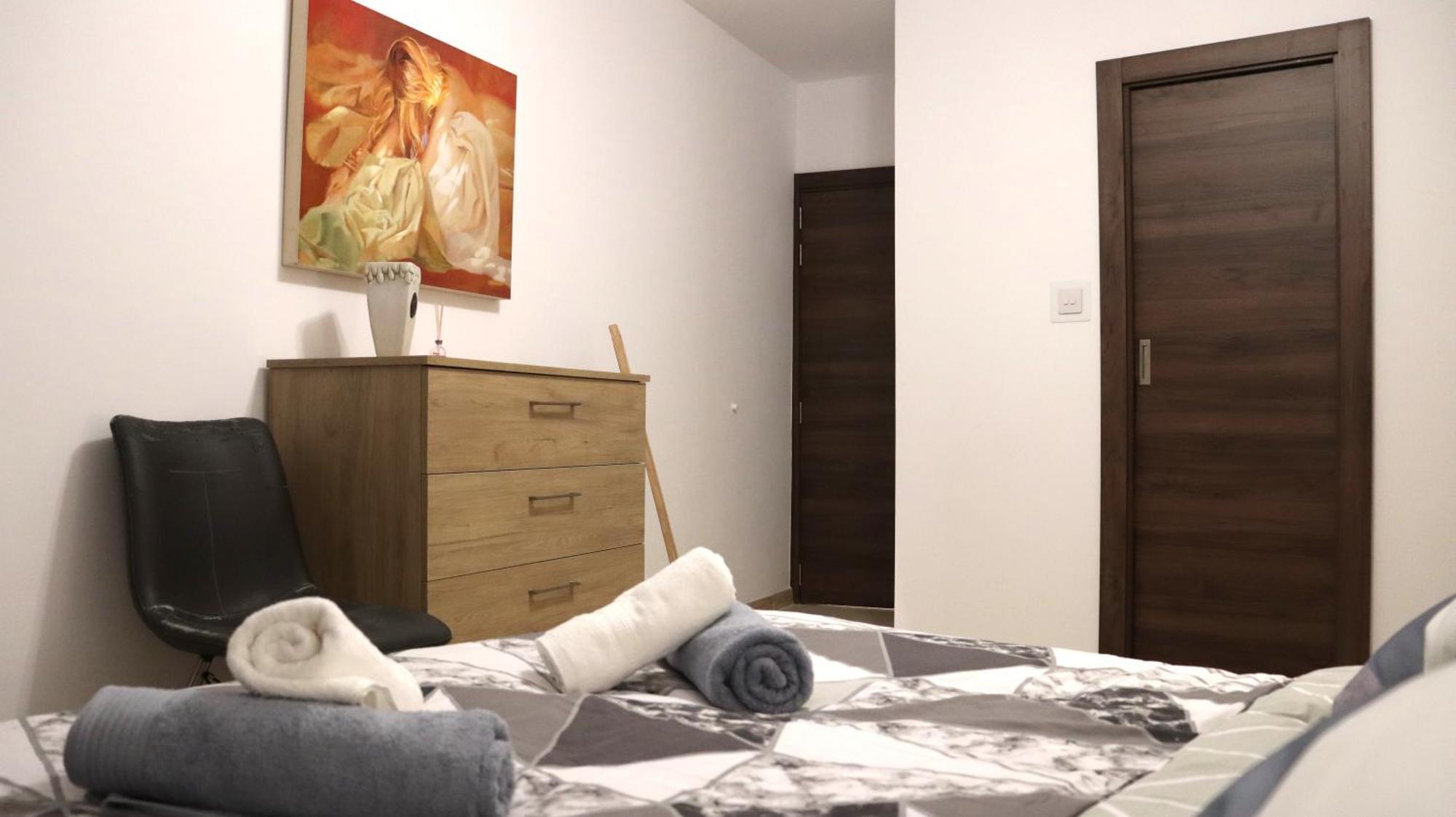 Sc6 - Modern & Spacious 2 Bed Сейнт Полс Бей Екстериор снимка